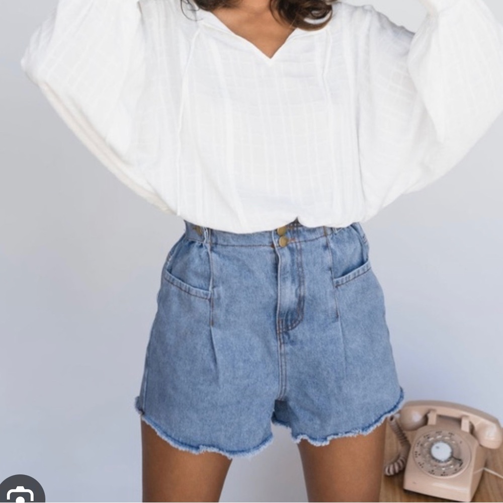 Vestique high waisted jean shorts